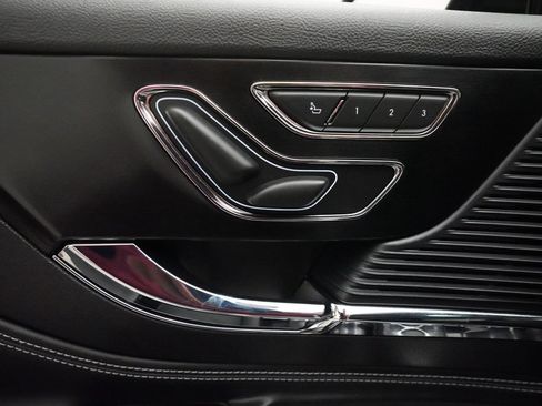 Used 2020 Lincoln Corsair AWD w/ Luxury Package image 28
