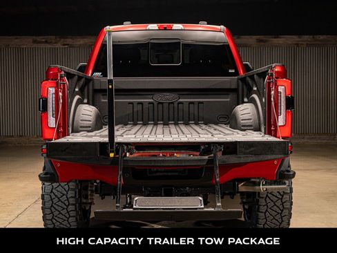 Used 2025 Ford F250 Platinum image 9