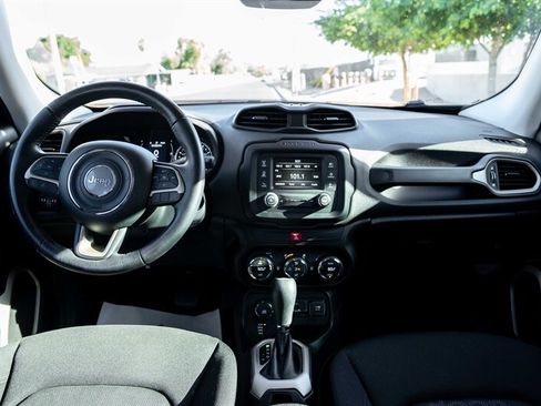 Used 2017 Jeep Renegade Latitude w/ Popular Equipment Group AWD/4WD image 17