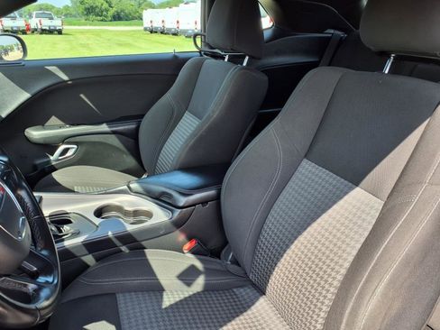 Used 2023 Dodge Challenger SXT image 15