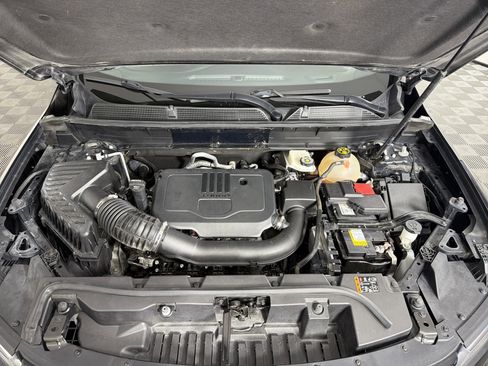 Used 2022 GMC Acadia SLE w/ Driver Convenience Package FWD image 11