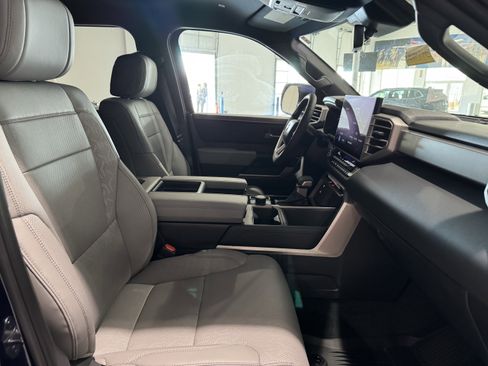 Used 2025 Toyota Tundra Limited image 39