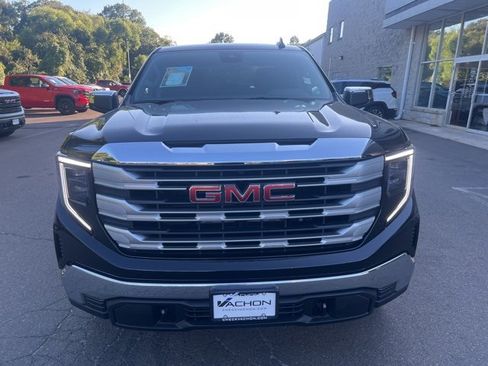 New 2026 GMC Sierra 1500 SLE image 3