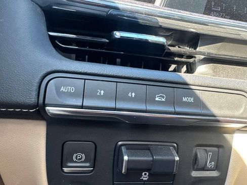 Used 2023 Cadillac Escalade ESV Premium Luxury w/ Performance Package AWD/4WD image 26