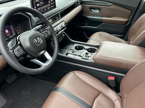 New 2026 Honda Pilot Touring image 9