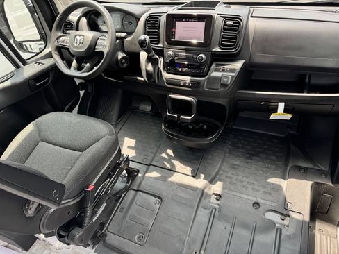 Used 2023 RAM ProMaster 2500 FWD image 12