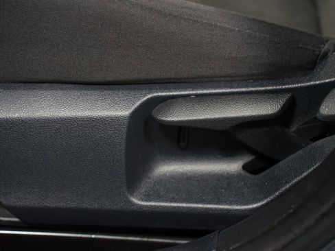 Used 2025 Toyota Camry LE image 33