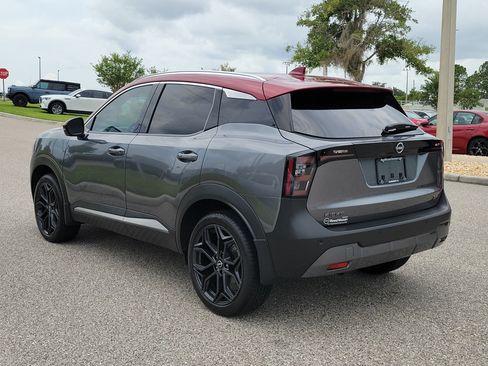 Certified 2025 Nissan Kicks SR FWD image 8