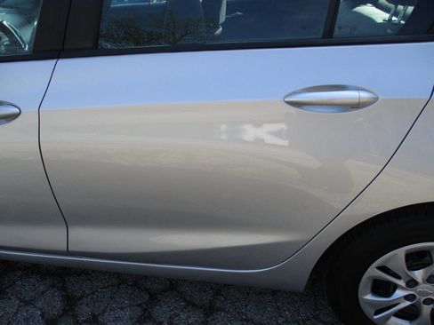 Used 2019 Chevrolet Cruze LS image 15