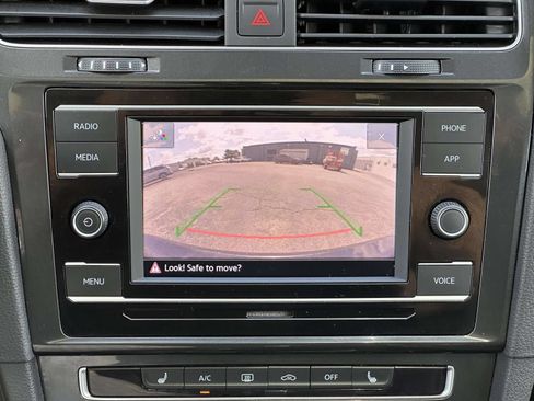 Used 2021 Volkswagen Golf 4-Door FWD image 18