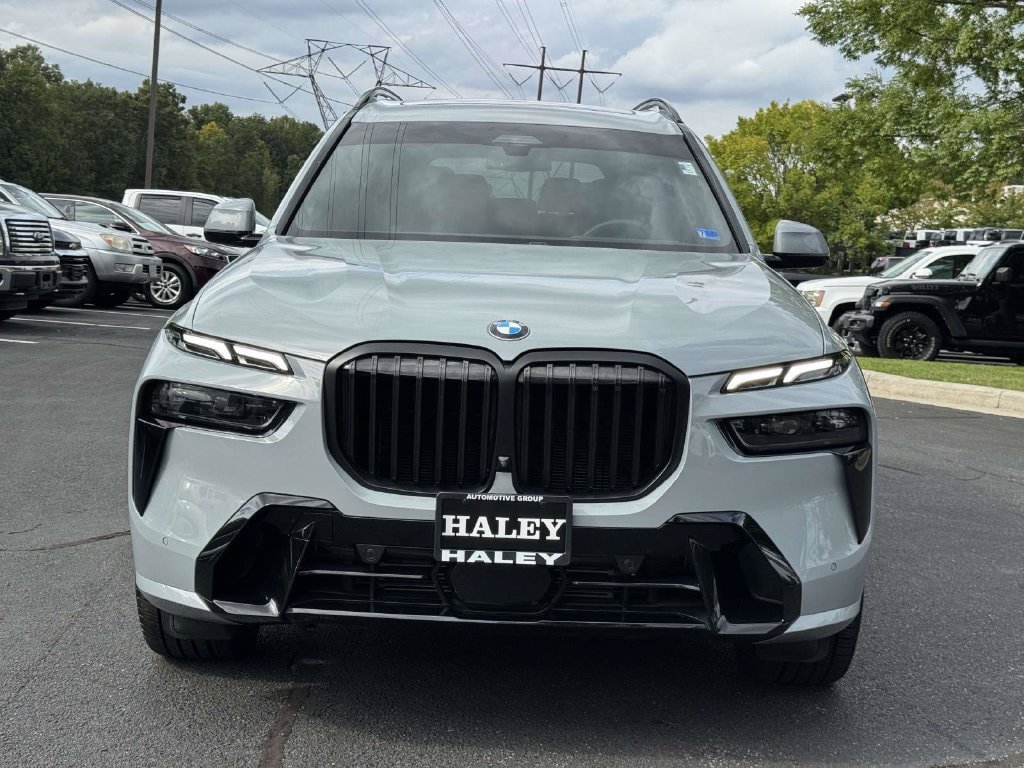 Used 2025 BMW X7 xDrive40i w/ M Sport Package AWD/4WD image 27