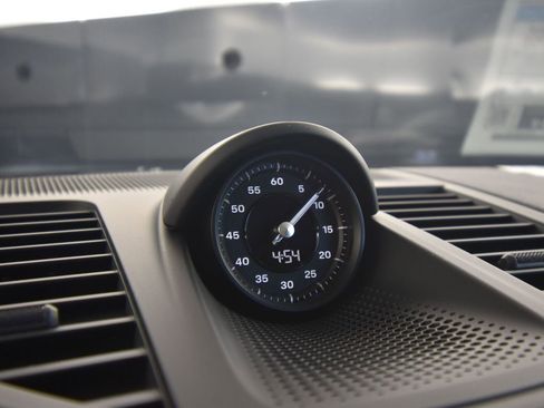 New 2025 Porsche Panamera 4 image 36