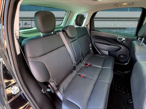 Used 2019 FIAT 500L Trekking FWD image 25