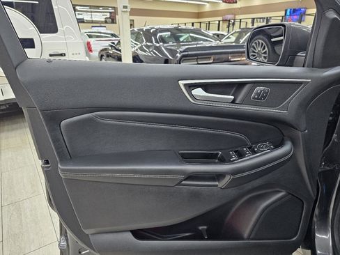 Used 2015 Ford Edge Titanium w/ Equipment Group 301A FWD image 41