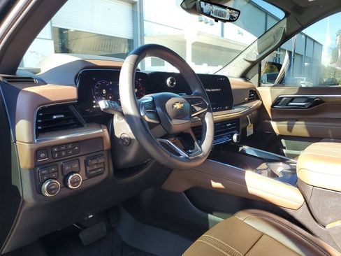 Used 2026 Chevrolet Tahoe High Country AWD/4WD image 18