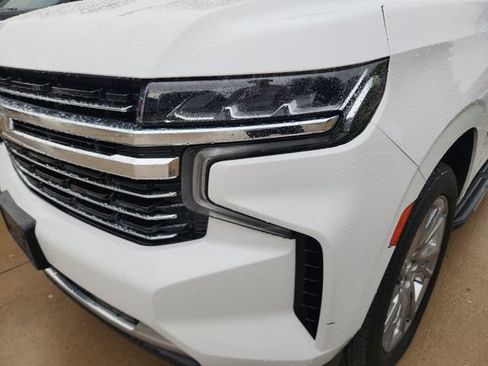 Used 2021 Chevrolet Suburban LT AWD/4WD image 8
