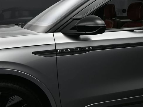 Used 2024 Lincoln Nautilus Black Label w/ Jet Appearance Package (87T) AWD/4WD image 17