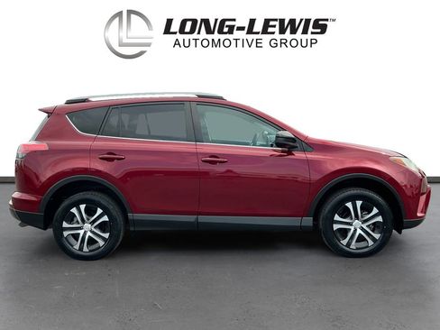 Used 2018 Toyota RAV4 LE FWD image 8