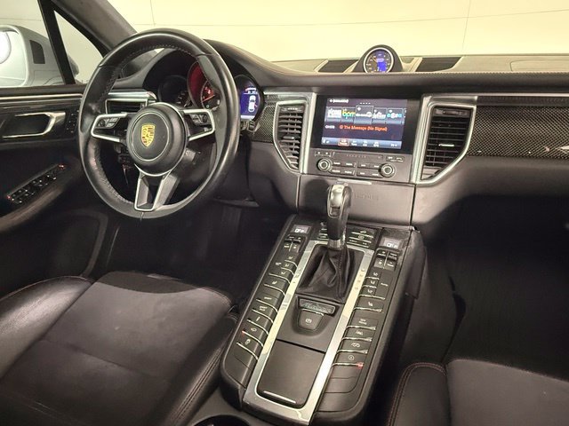 Used 2017 Porsche Macan Turbo AWD/4WD image 18