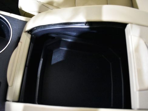 Used 2015 Toyota Highlander XLE image 25