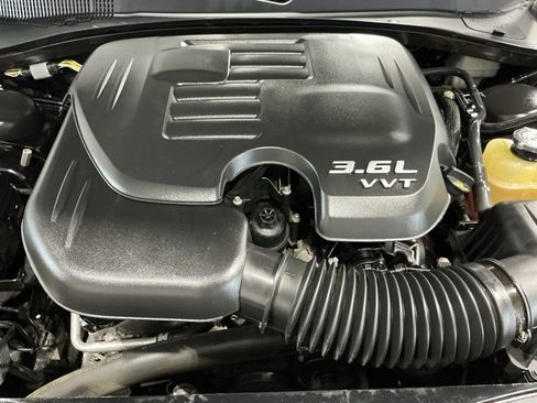 Used 2015 Chrysler 300 S image 27