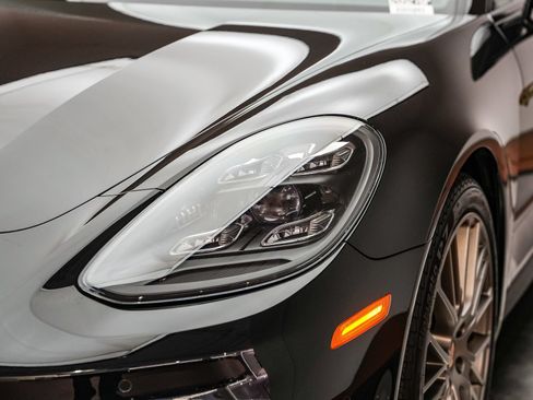 Used 2022 Porsche Panamera 4 E-Hybrid AWD/4WD image 11