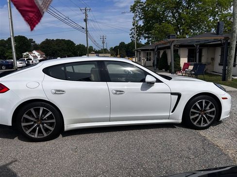 Used 2016 Porsche Panamera Edition RWD image 7