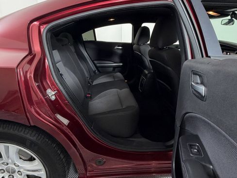 Used 2018 Dodge Charger SXT image 5