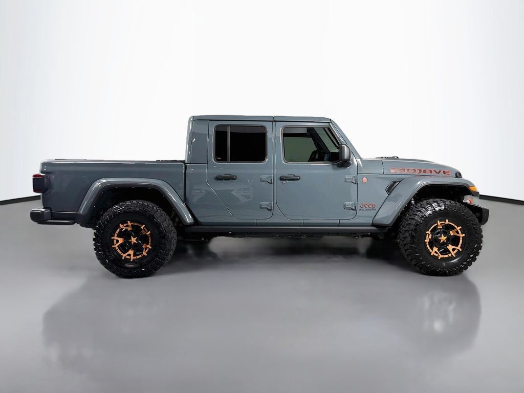 Used 2024 Jeep Gladiator Mojave AWD/4WD image 4