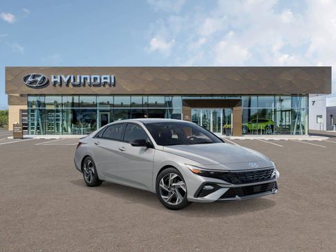 New 2025 Hyundai Elantra Sport image 2