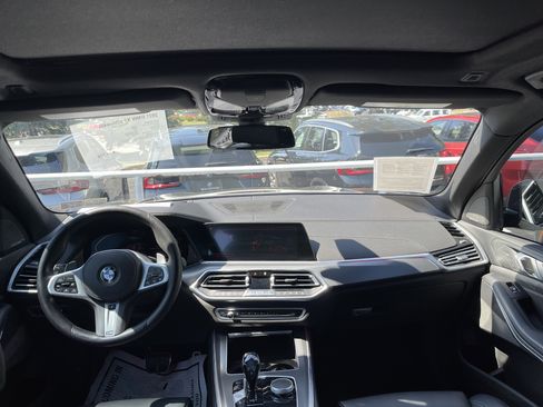 Used 2021 BMW X5 xDrive40i w/ M Sport Package image 21