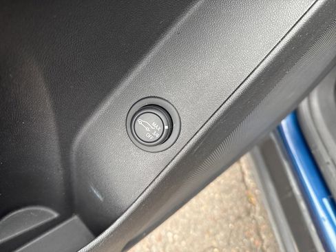Used 2023 Chevrolet Equinox LT image 19