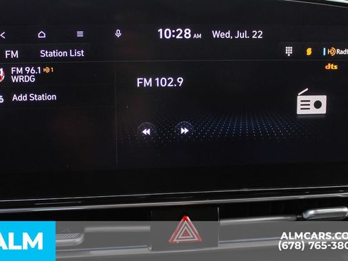 Used 2024 Hyundai Elantra SEL FWD image 30