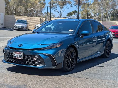 Used 2026 Toyota Camry SE FWD image 11