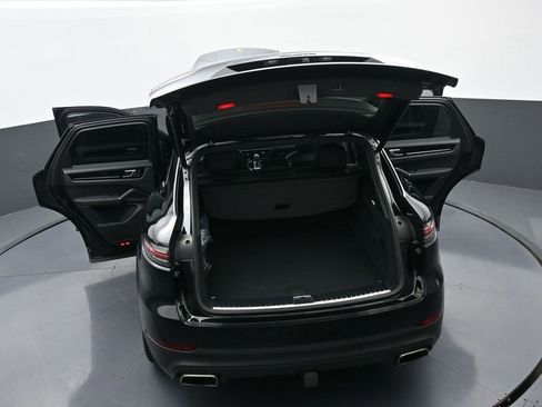 Used 2023 Porsche Cayenne image 42