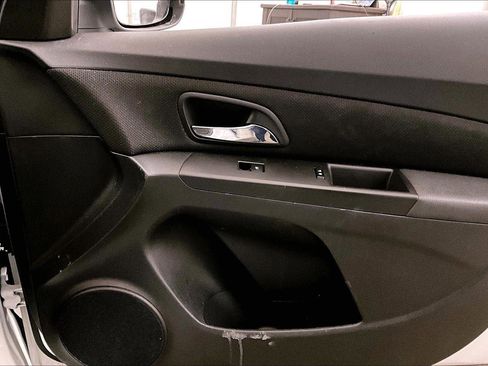 Used 2015 Chevrolet Cruze LT image 23
