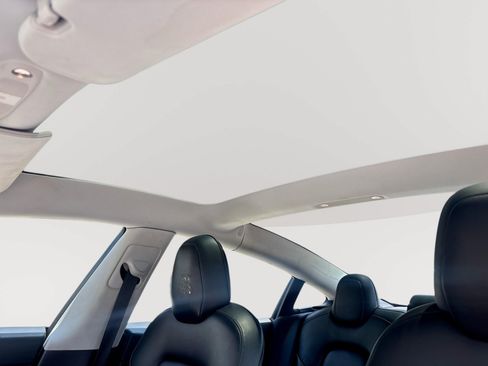 Used 2019 Tesla Model 3 Standard Range Plus RWD image 16