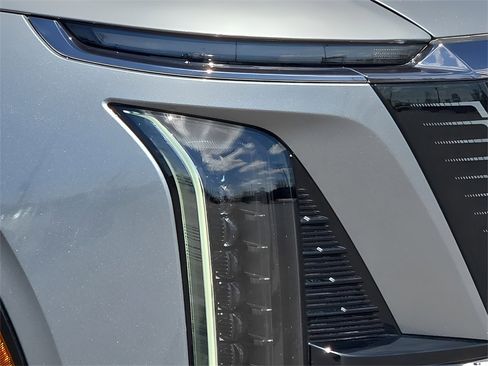 New 2026 Cadillac Vistiq Sport image 8