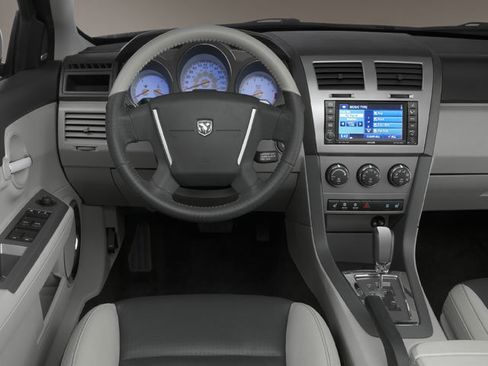 Used 2010 Dodge Avenger SXT image 5