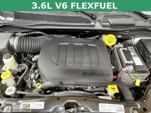 Used 2019 Dodge Grand Caravan SXT image 11