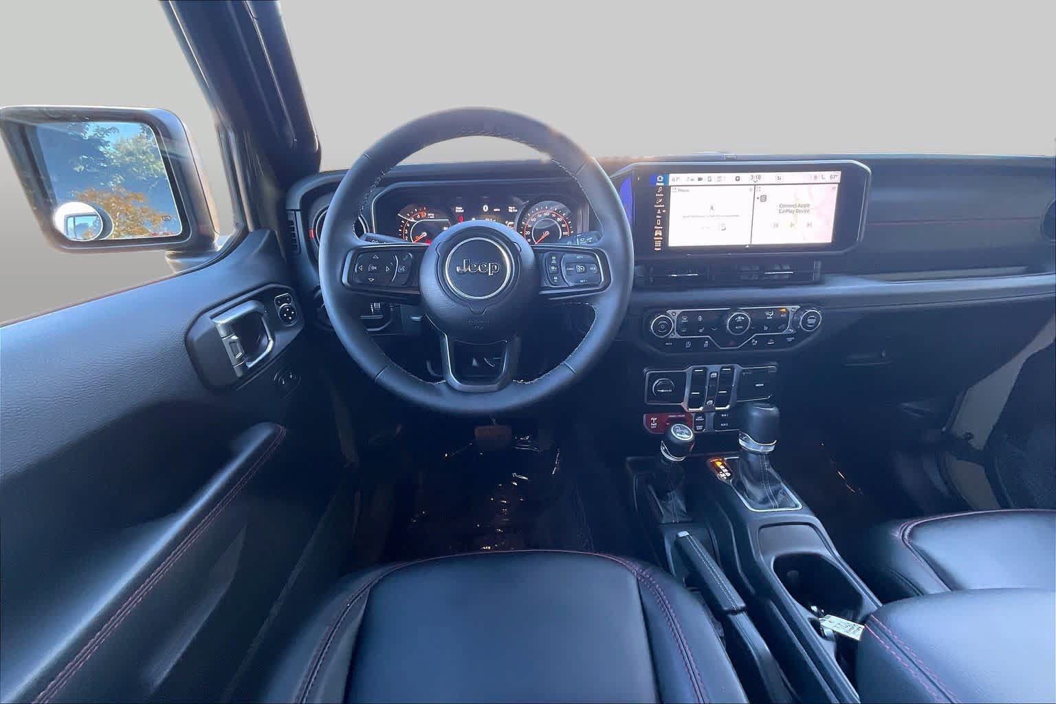 Used 2025 Jeep Gladiator Rubicon AWD/4WD image 5