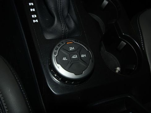 Used 2025 Ford Bronco Outer Banks AWD/4WD image 18