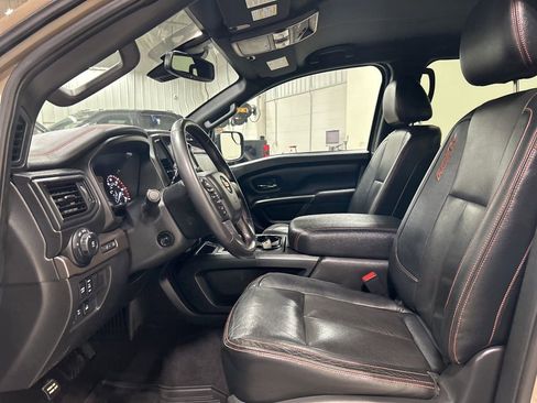 Used 2021 Nissan Titan PRO-4X w/ Pro-4x Convenience Package image 10