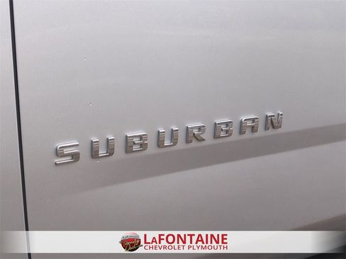 Certified 2019 Chevrolet Suburban LT w/ Luxury Package image 29