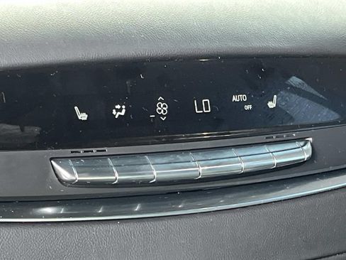 Certified 2023 Cadillac Escalade Premium Luxury AWD/4WD image 17