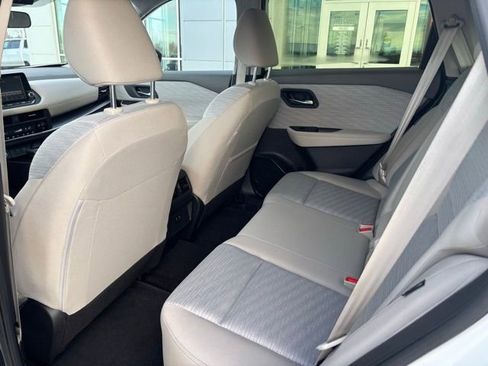 Used 2023 Nissan Rogue SV image 22