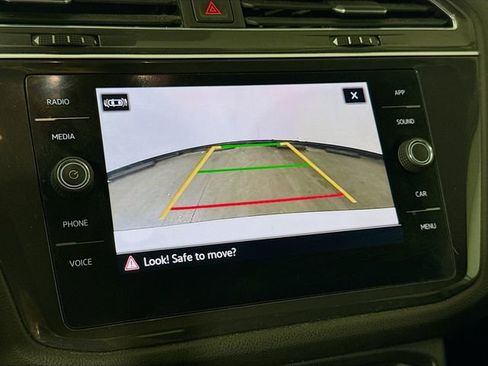 Used 2021 Volkswagen Tiguan SE AWD/4WD image 15