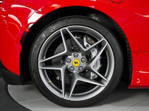 Used 2021 Ferrari F8 Tributo RWD image 29