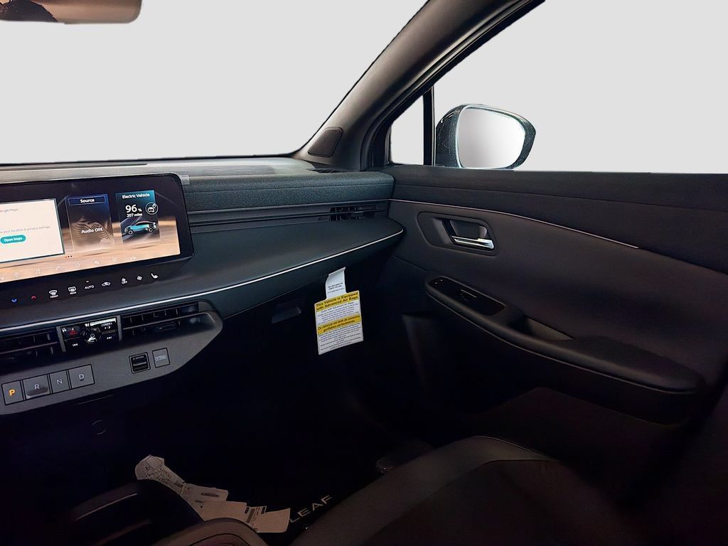 New 2026 Nissan Leaf Platinum+ w/ Cargo Package (Platinum+) FWD image 26