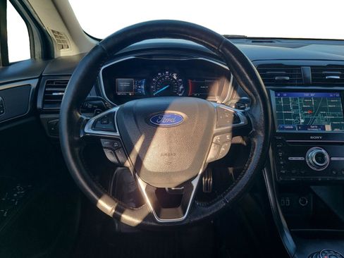 Used 2019 Ford Fusion Titanium AWD/4WD image 12